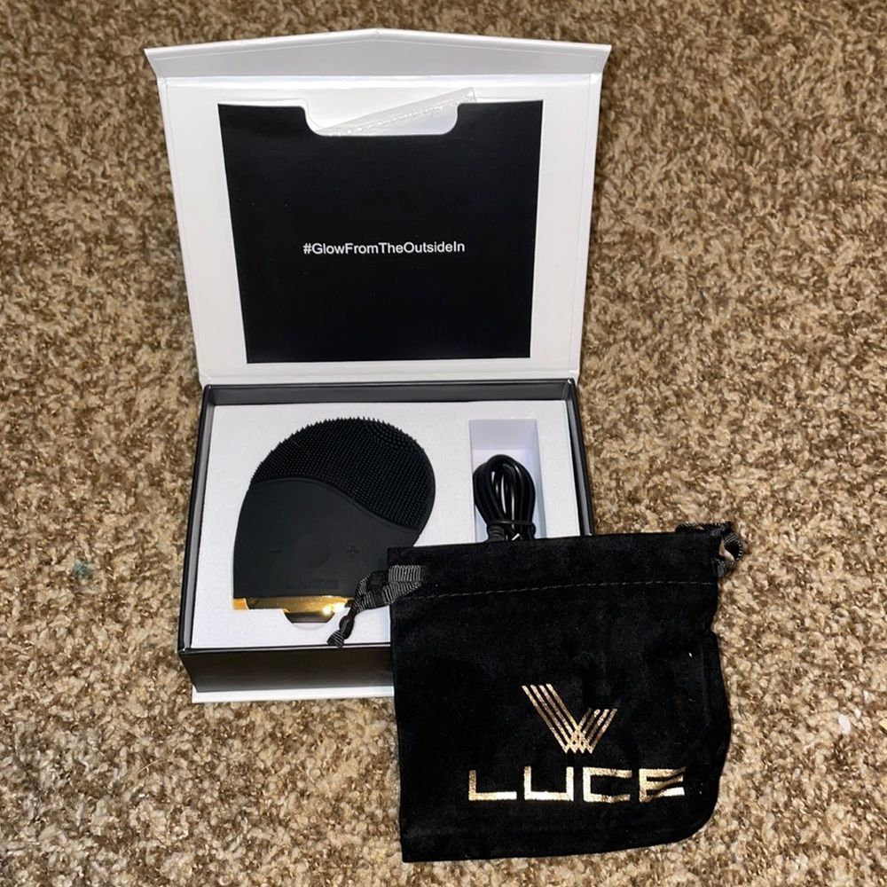 LUCE Facial Cleanser & Anti-Aging Device